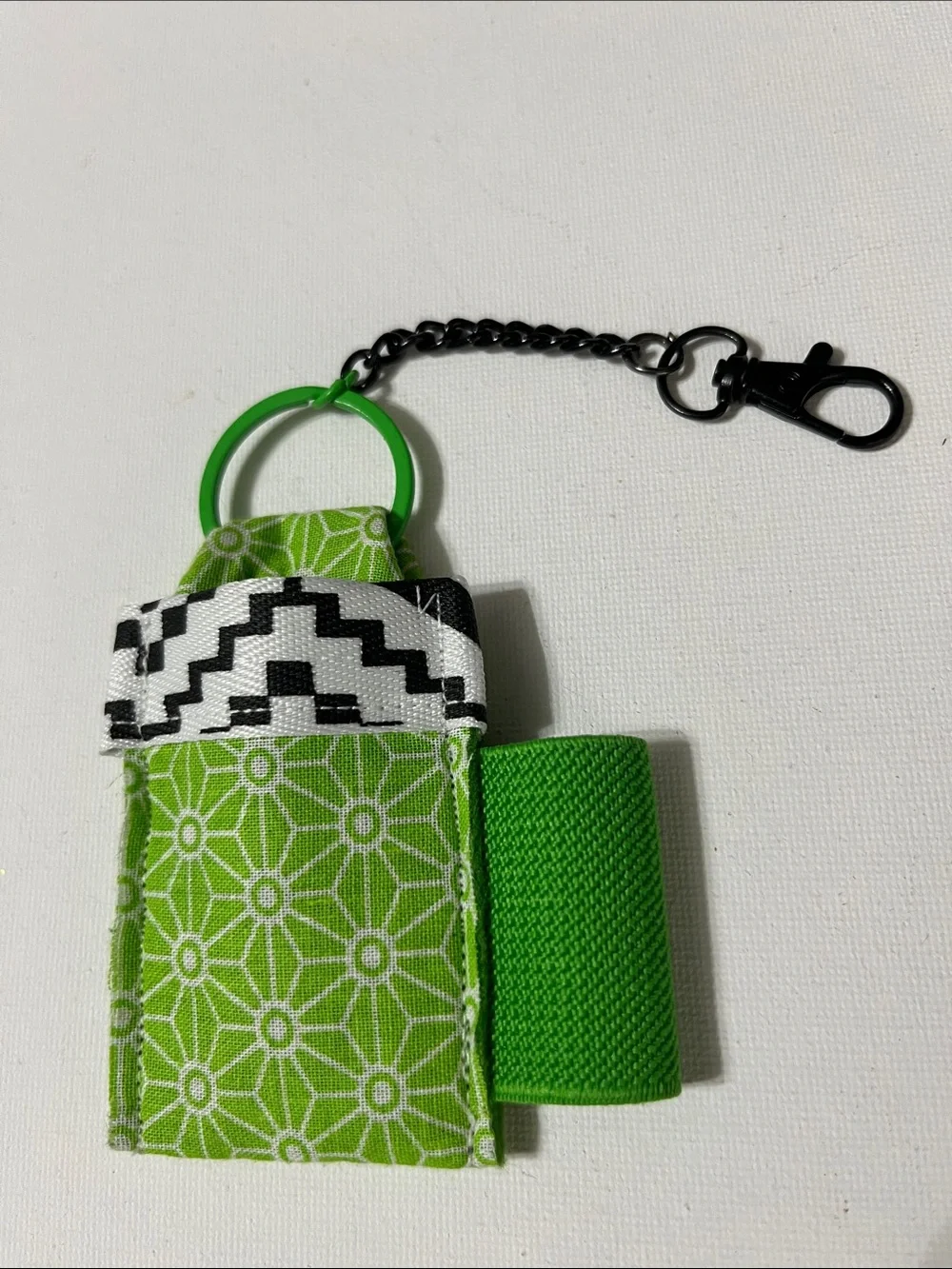 Gift Set Green Double Lip Balm Lipstick Holder Keychain 2 pr Earrings